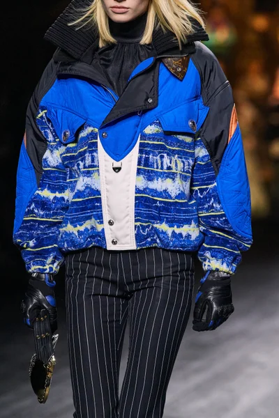 Look 17
